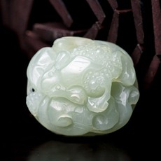 天然和田玉金蟾吊坠★三脚蟾蜍玉坠